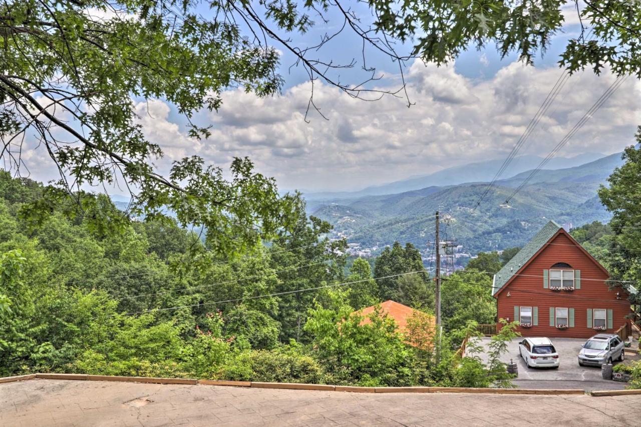 Gatlinburg Chalet with Hot Tub, Sauna&Mountain View Bagian luar foto