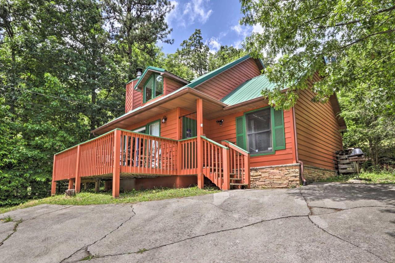 Gatlinburg Chalet with Hot Tub, Sauna&Mountain View Bagian luar foto